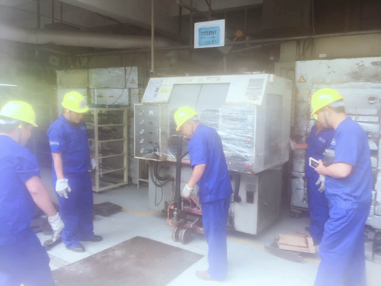 深圳搬家公司搬家一般派几个搬家师傅？